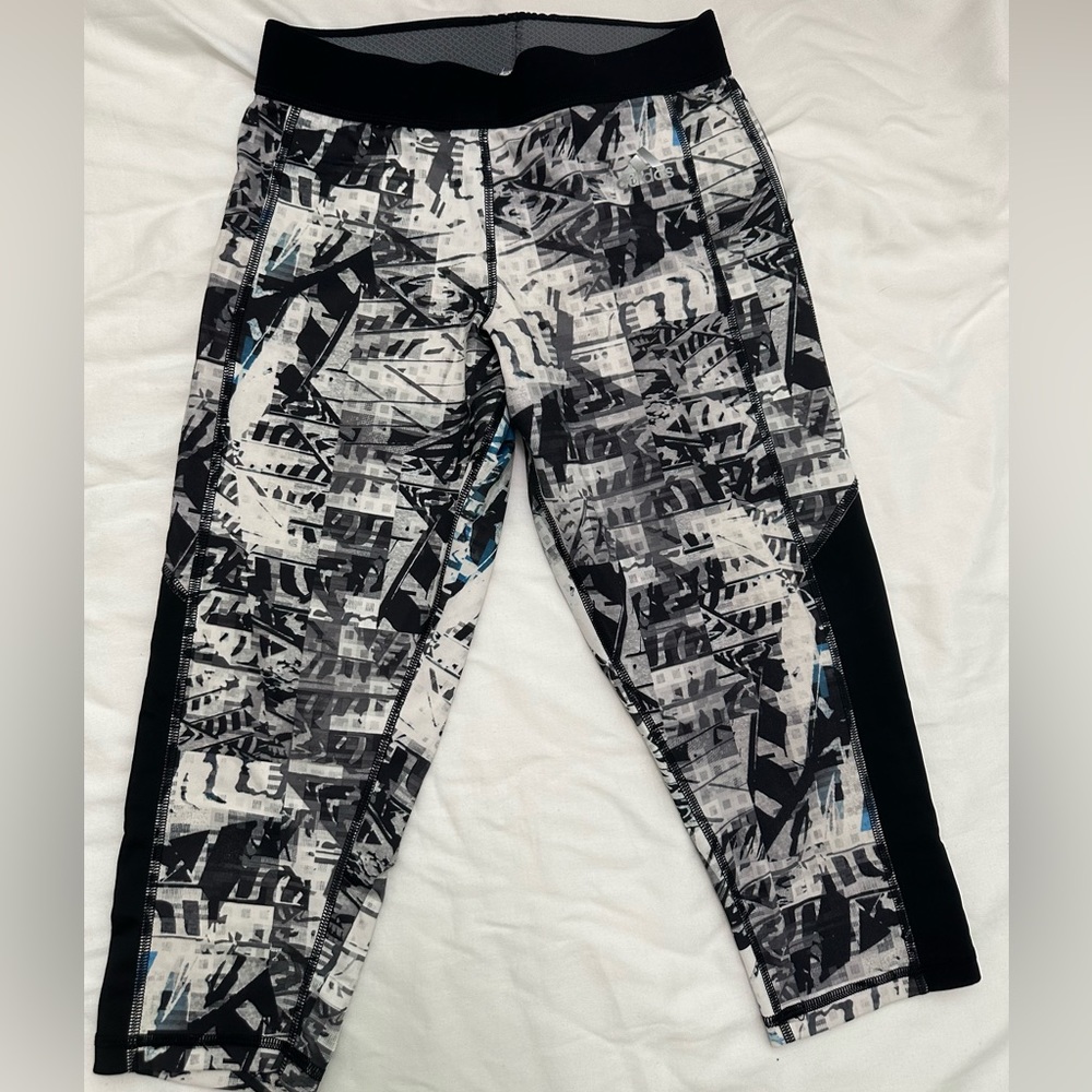 Adidas running crop leggings - Size Small